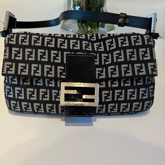 Fendi Handbags - Fendi Zucca baguette